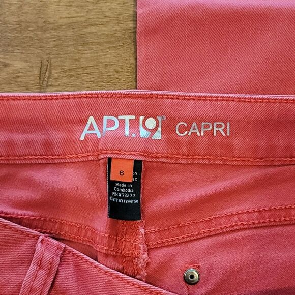 NWOT: Apt. 9 capris size 6 - Picture 4 of 15